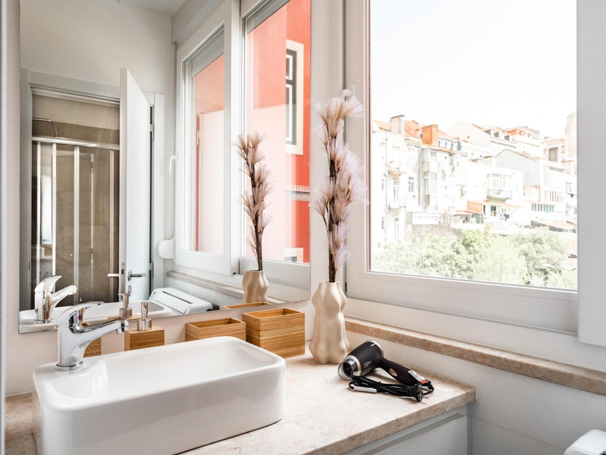 Akicity Arroios Dim Lisbon
